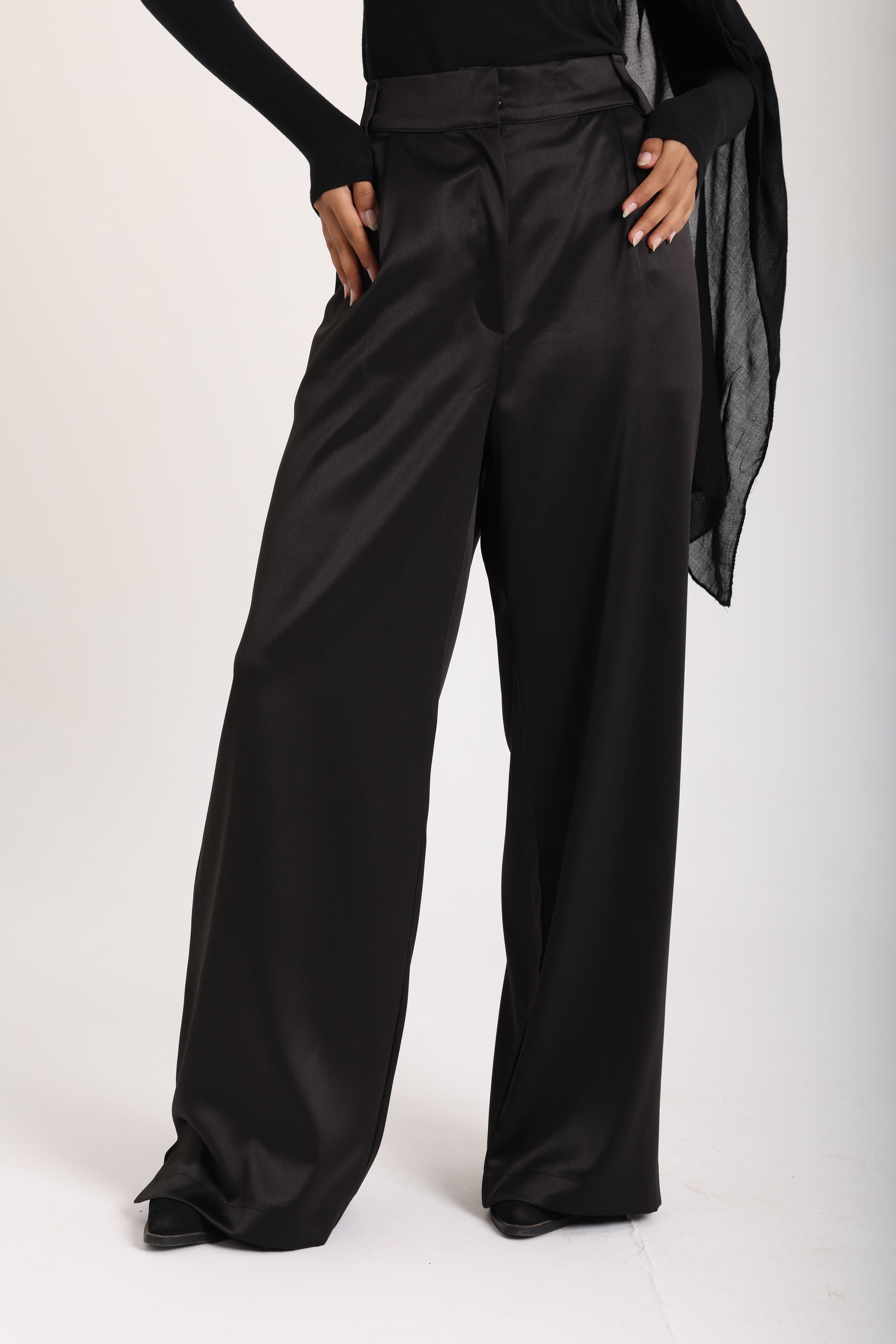 Aura Satin Pants " Black"