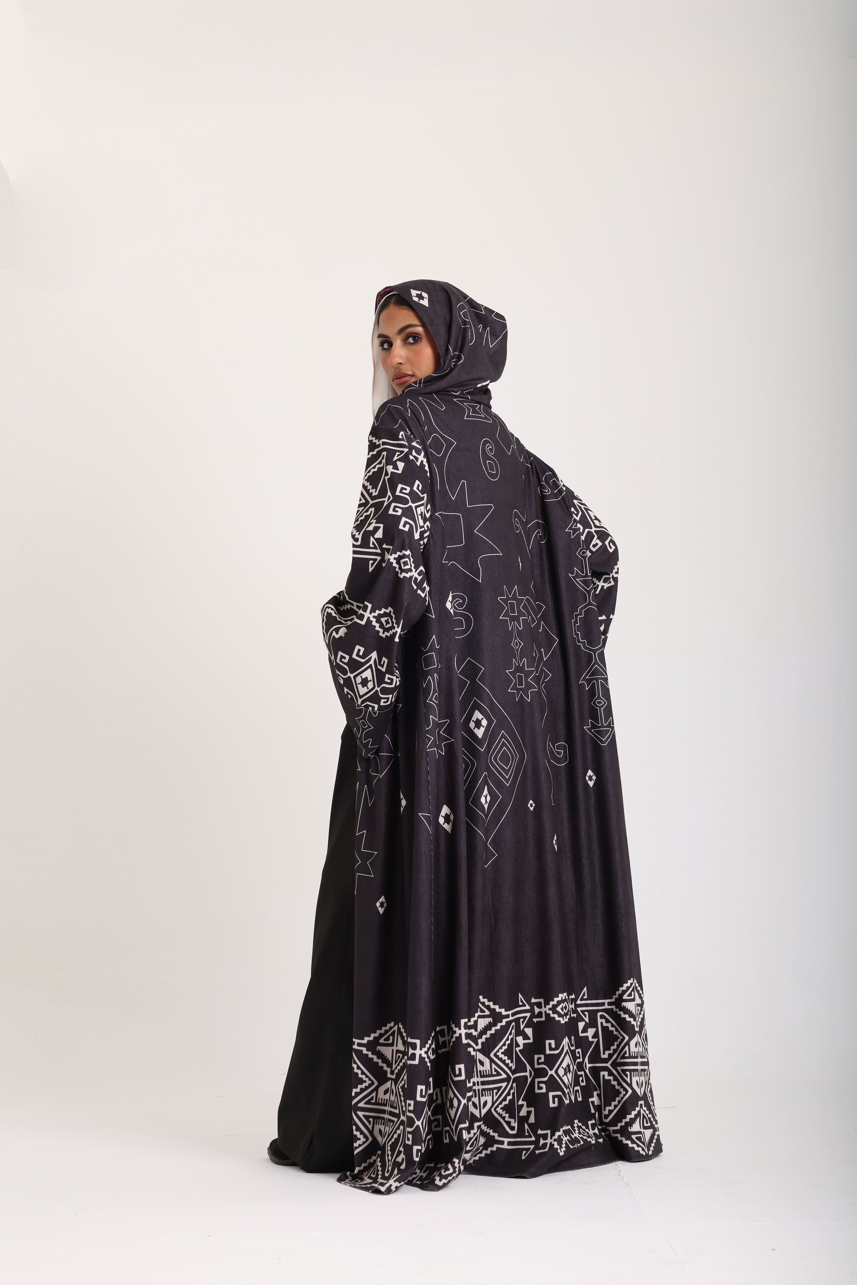 QOMOR Kaftan