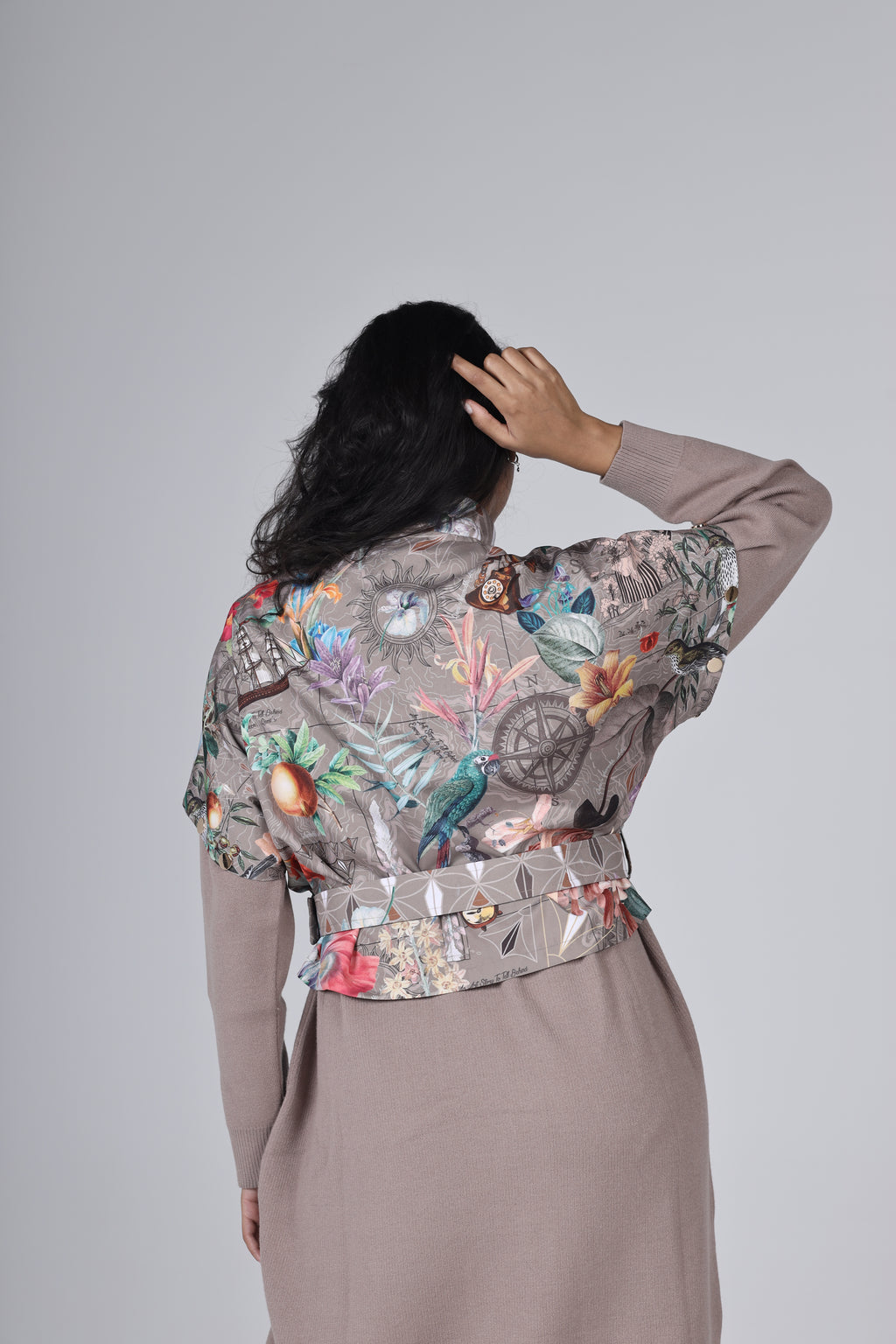 "AROUND THE WOLRD" Cropped jacket